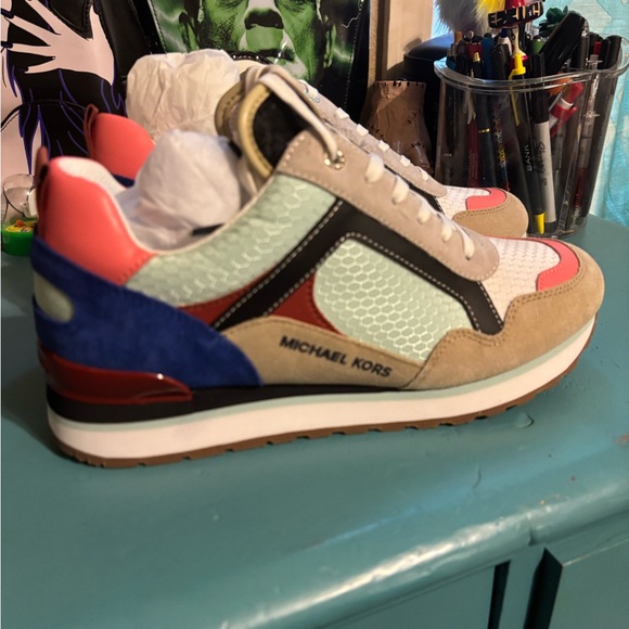 Michael Kors Wilma Trainer - Picture 2 of 7